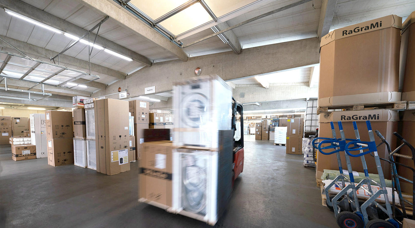 Schweiger Transport GmbH - Speditions- und Logistikunternehmen - Lager